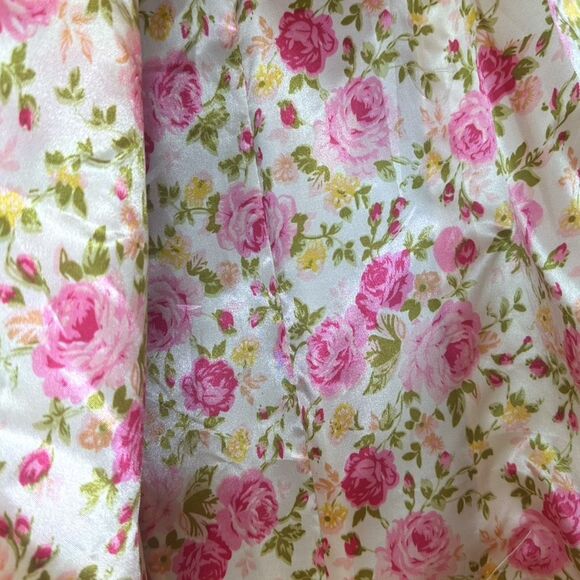 Ms. Lovely Weekender Carry-On Duffle Bag with Satin Tie - 22” x 10” x 11.5” - Picture 4 of 7